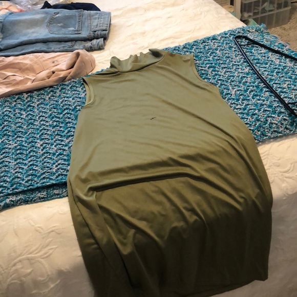 Dress - Picture 3 of 4